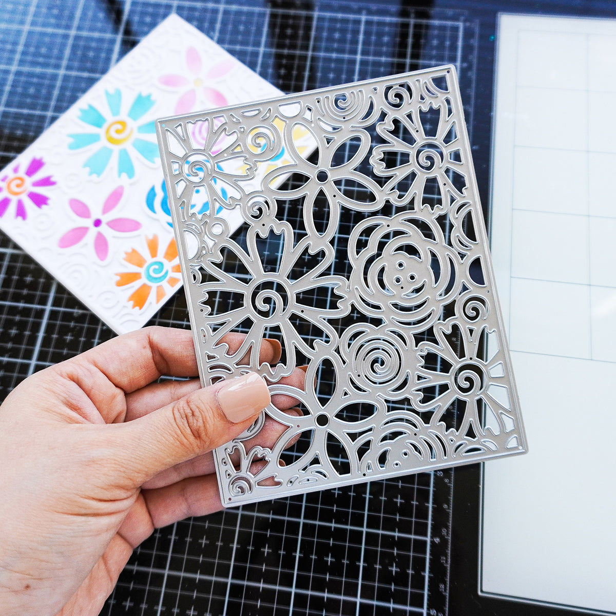 【未開封】FLOWERS　CAPSULE Flower Burst Cover Plate Die – Catherine Pooler Designs